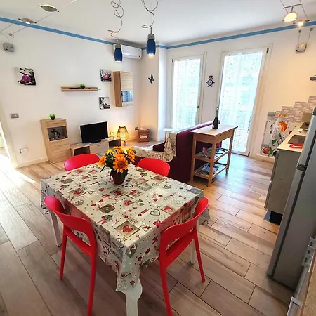 Butterfly In Suna With Garage Apartment *