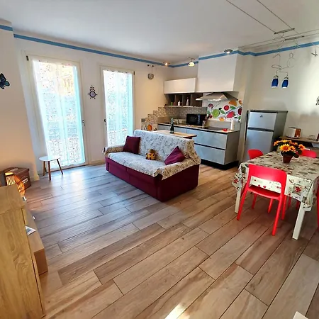 Butterfly In Suna With Garage