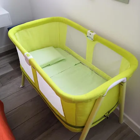 Butterfly In Suna With Garage Apartment Verbania