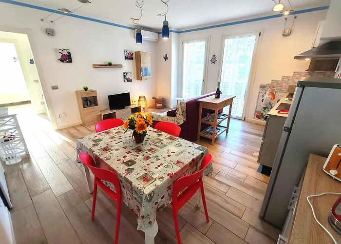 Butterfly In Suna With Garage Apartment *