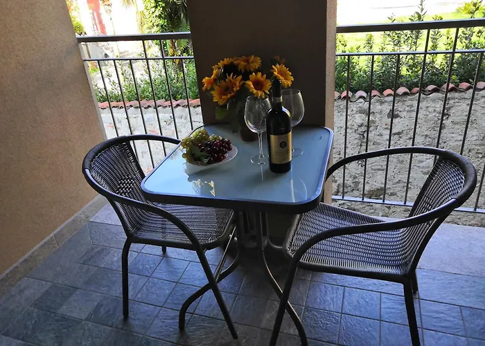 Butterfly In Suna With Garage