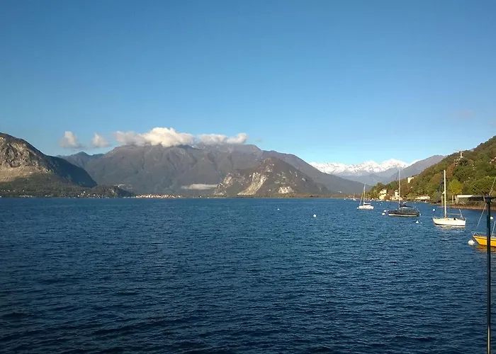 Butterfly In Suna With Garage Lägenhet Verbania