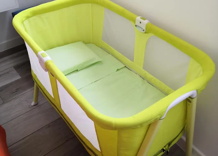 Butterfly In Suna With Garage Apartment Verbania