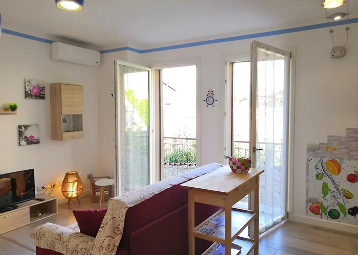 Butterfly In Suna With Garage