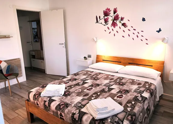 Butterfly In Suna With Garage Apartment